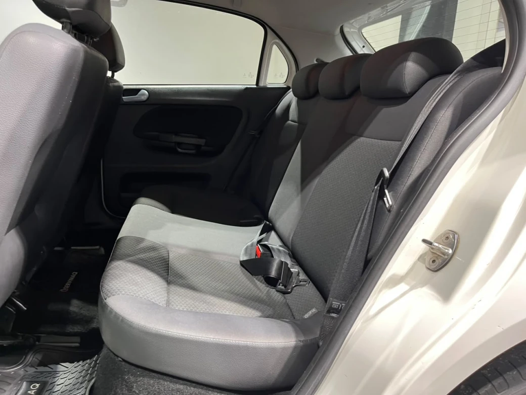 imagen 0 de vehiculo con id 2215